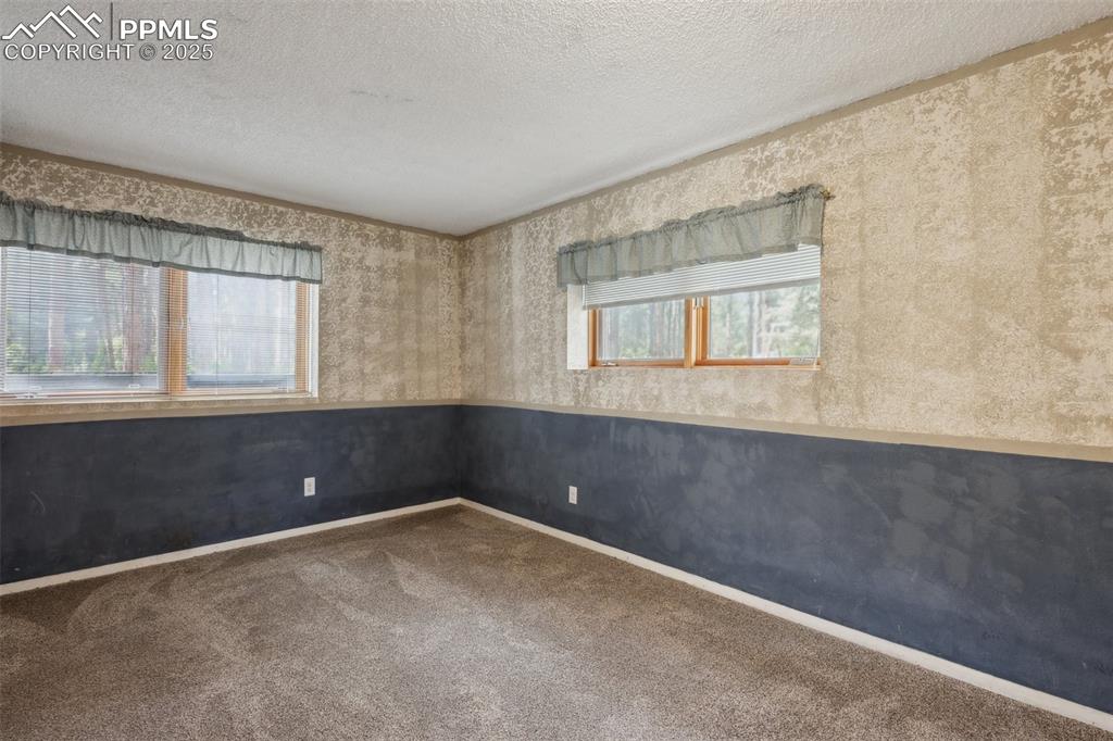 Image 39 of 49: Bedroom