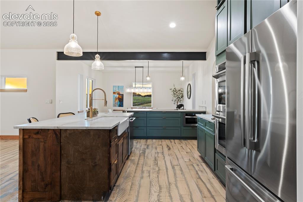 Image 10 of 49: Kitchen