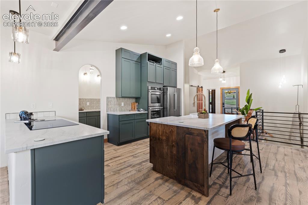 Image 13 of 49: Kitchen