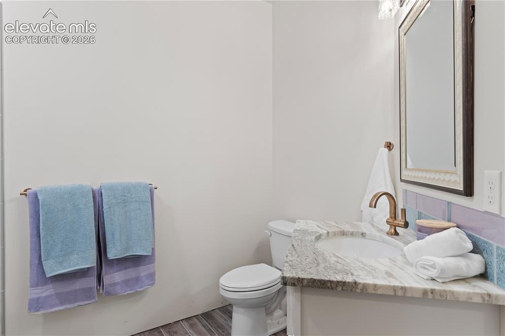 Image 29 of 49: Bathroom