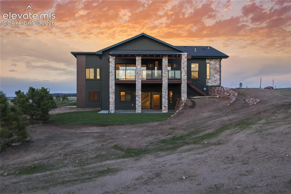 Image 31 of 49: Back of Structure