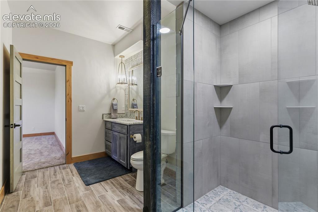 Image 46 of 49: Bathroom