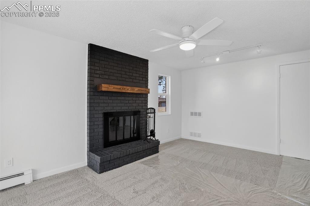 Image 12 of 30: Living Room