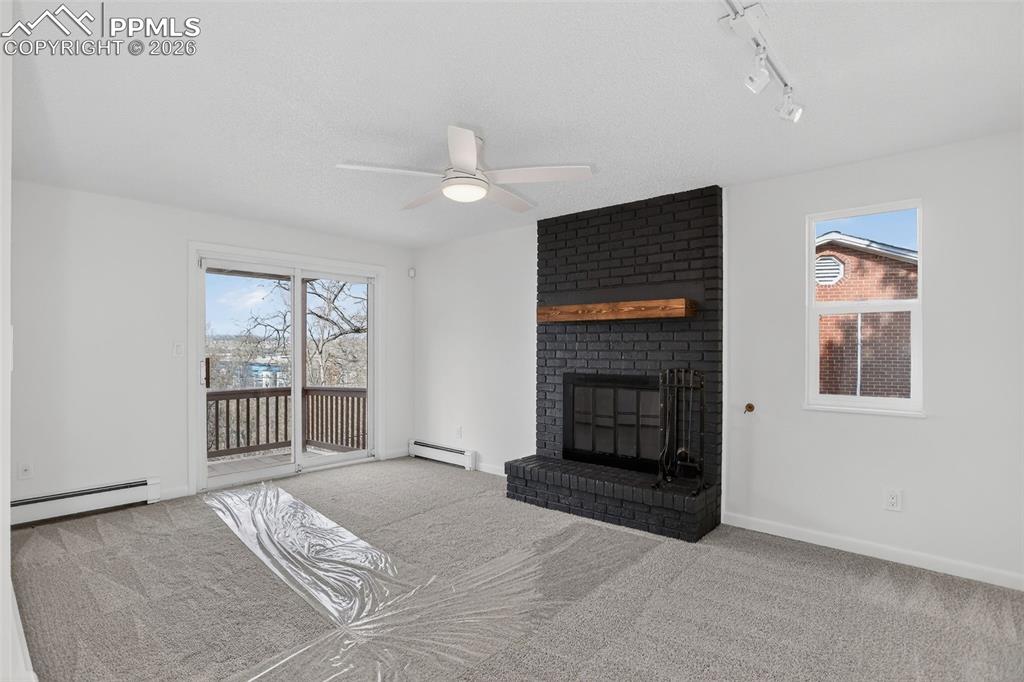 Image 13 of 30: Living Room