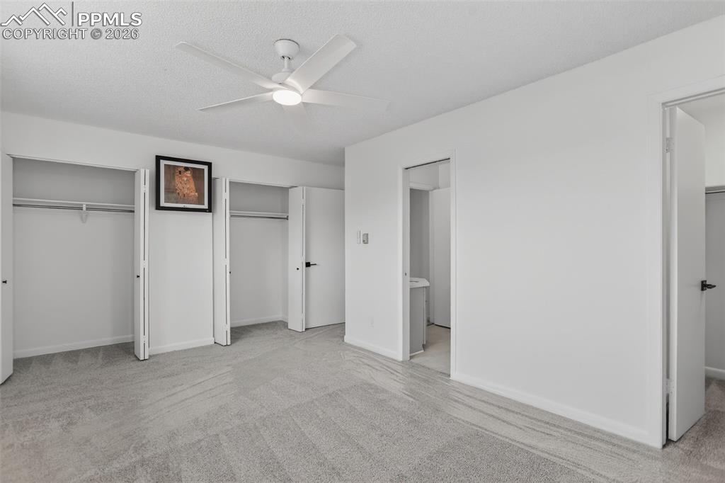 Image 15 of 30: Bedroom