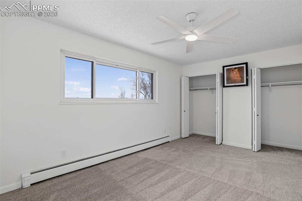 Image 16 of 30: Bedroom