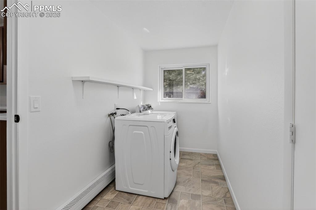 Image 25 of 30: Laundry