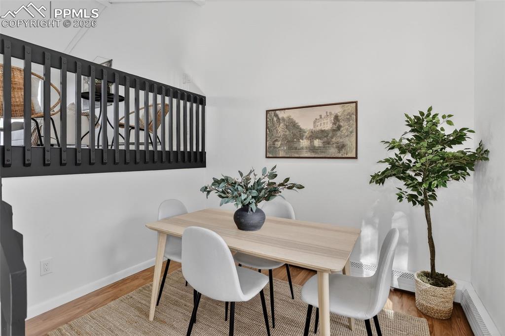 Image 6 of 30: Dining Area