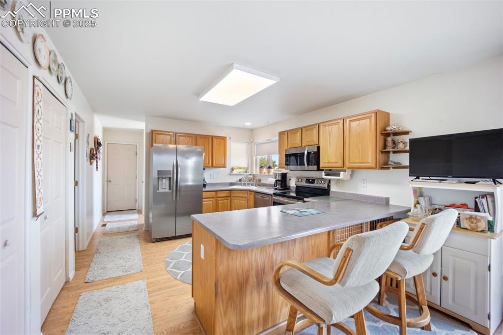 Image 13 of 50: Kitchen