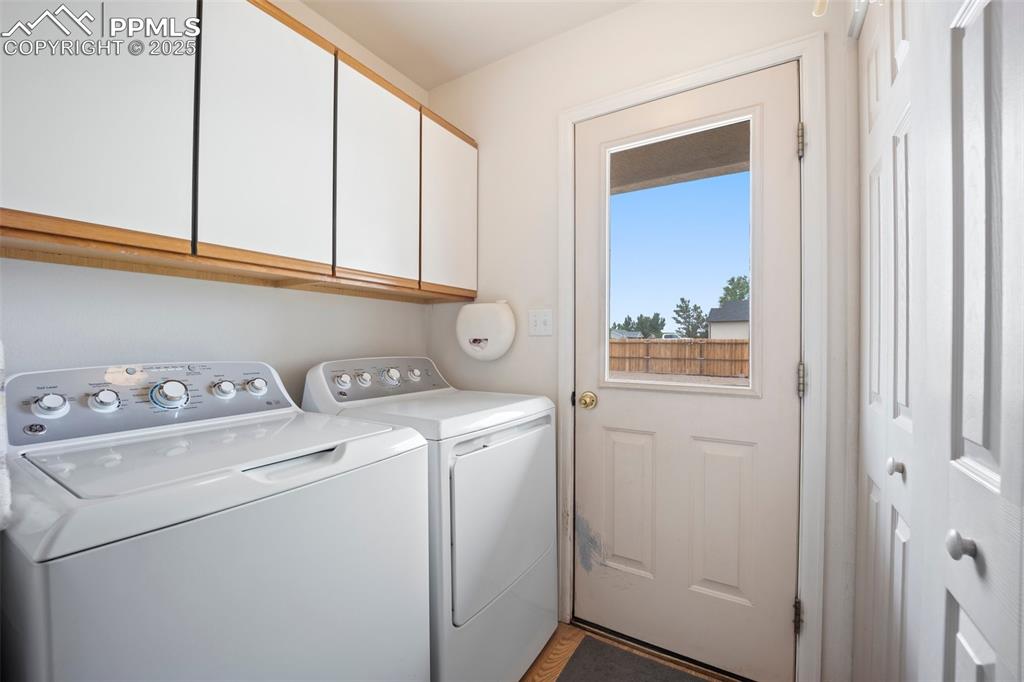 Image 17 of 50: Laundry