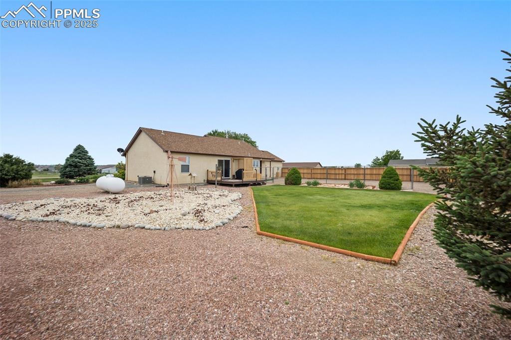 Image 39 of 50: Back of Structure