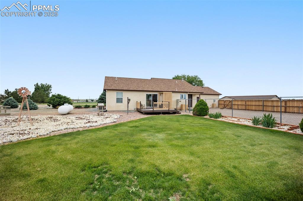 Image 40 of 50: Back of Structure