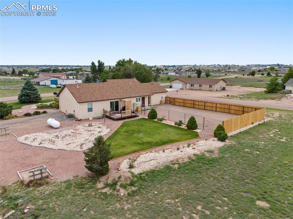 Image 49 of 50: Back of Structure