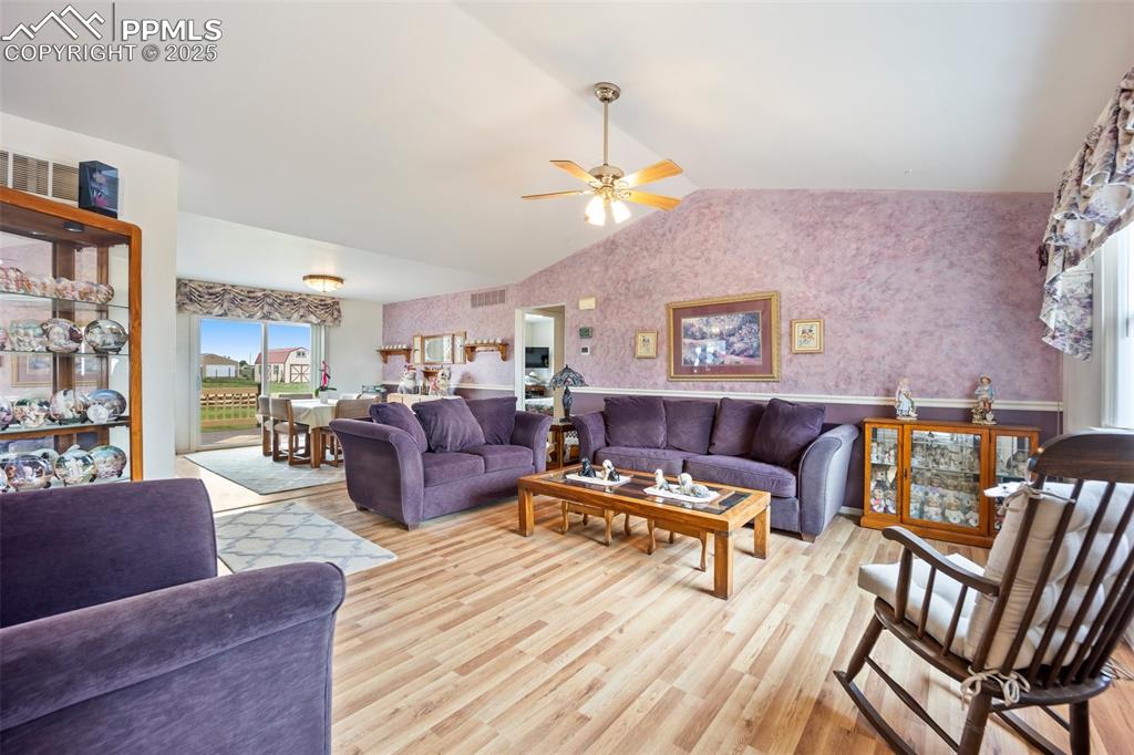 Image 9 of 50: Living Room