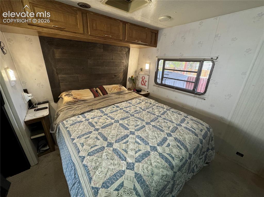 Image 19 of 34: Primary bedroom