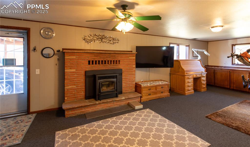 Image 18 of 26: Pellet Stove