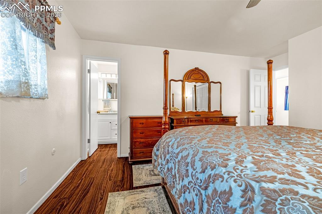 Image 10 of 37: Bedroom