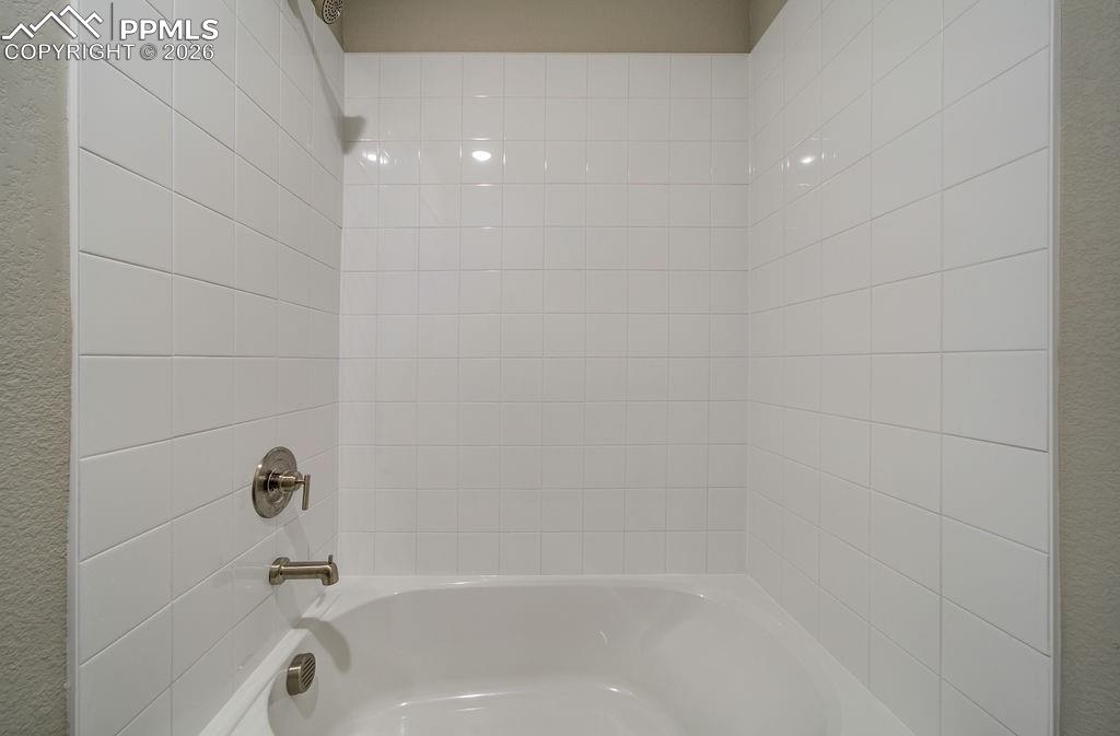 Image 24 of 49: Bathroom