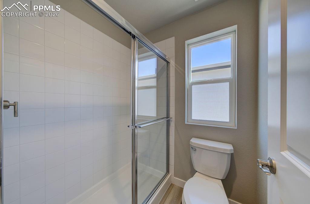 Image 31 of 49: Bathroom