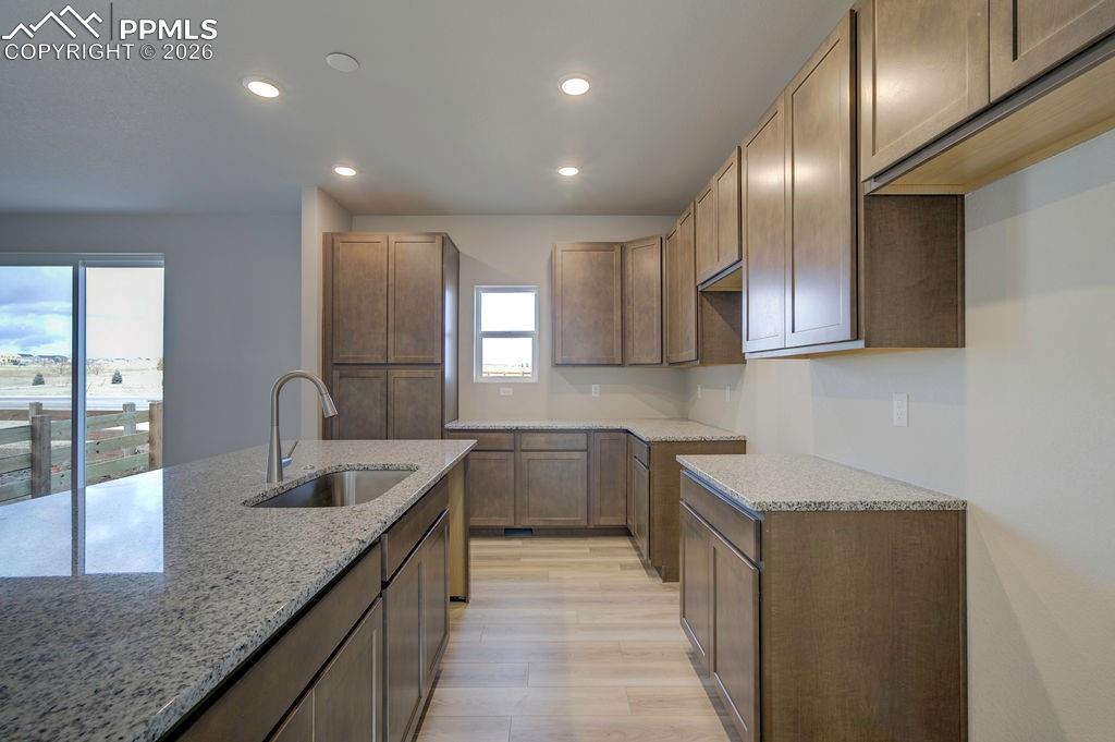 Image 5 of 49: Kitchen