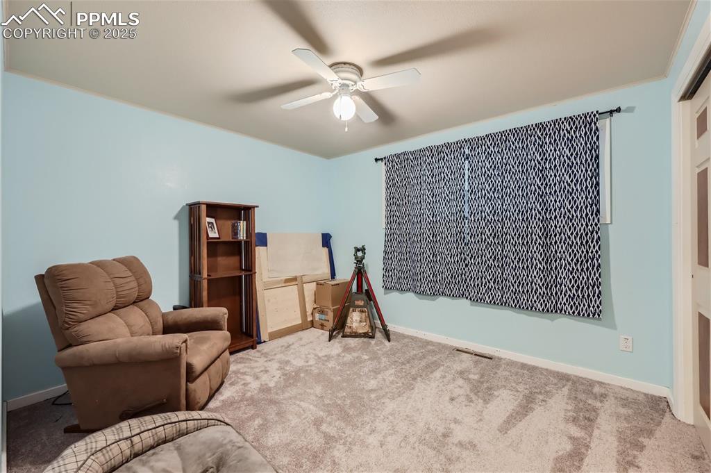 Image 17 of 25: Sitting Room