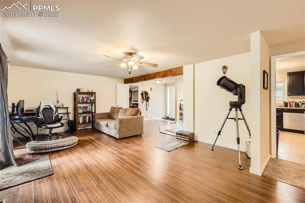 Image 3 of 25: Living Room
