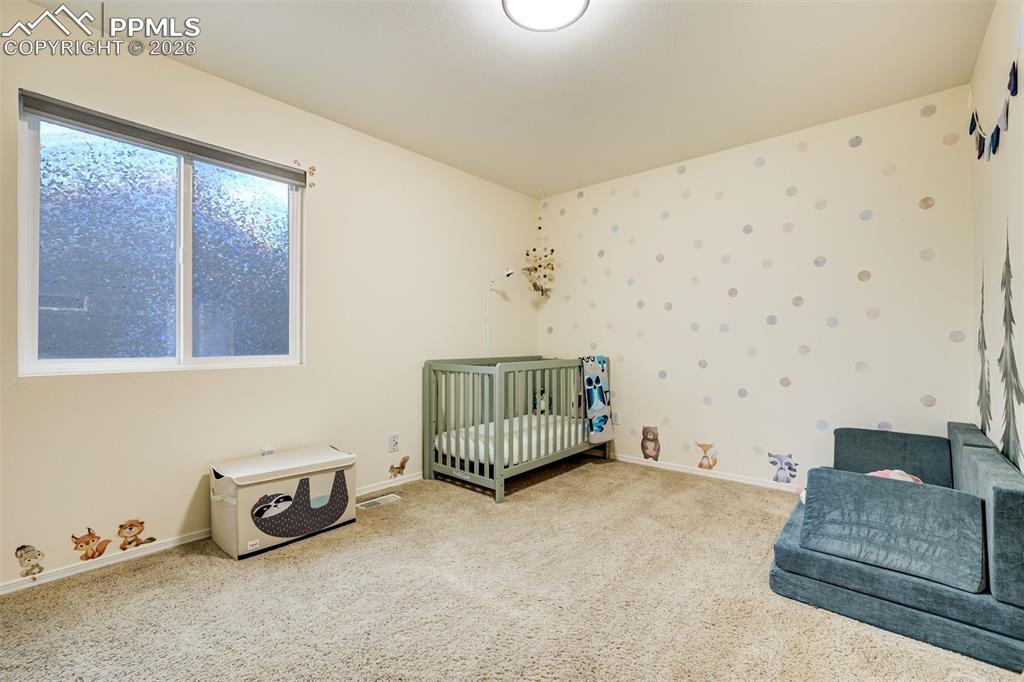 Image 22 of 47: Bedroom