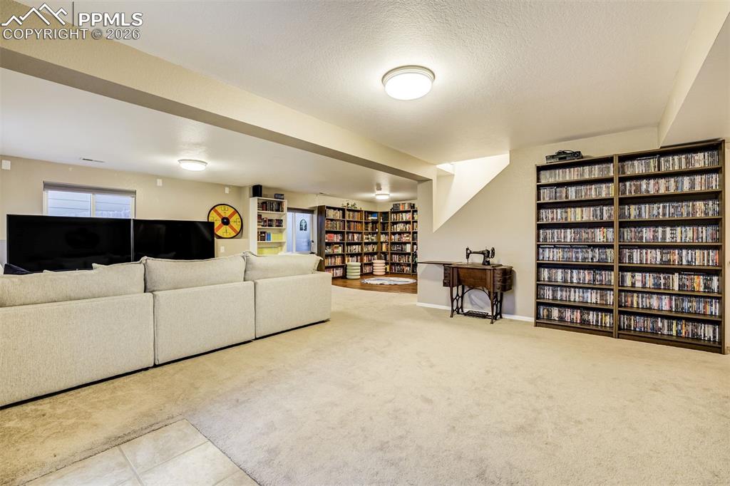 Image 27 of 47: Living Room