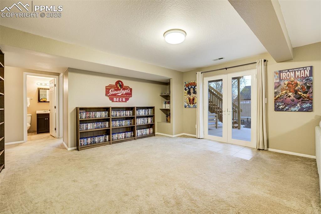 Image 30 of 47: Sitting Room