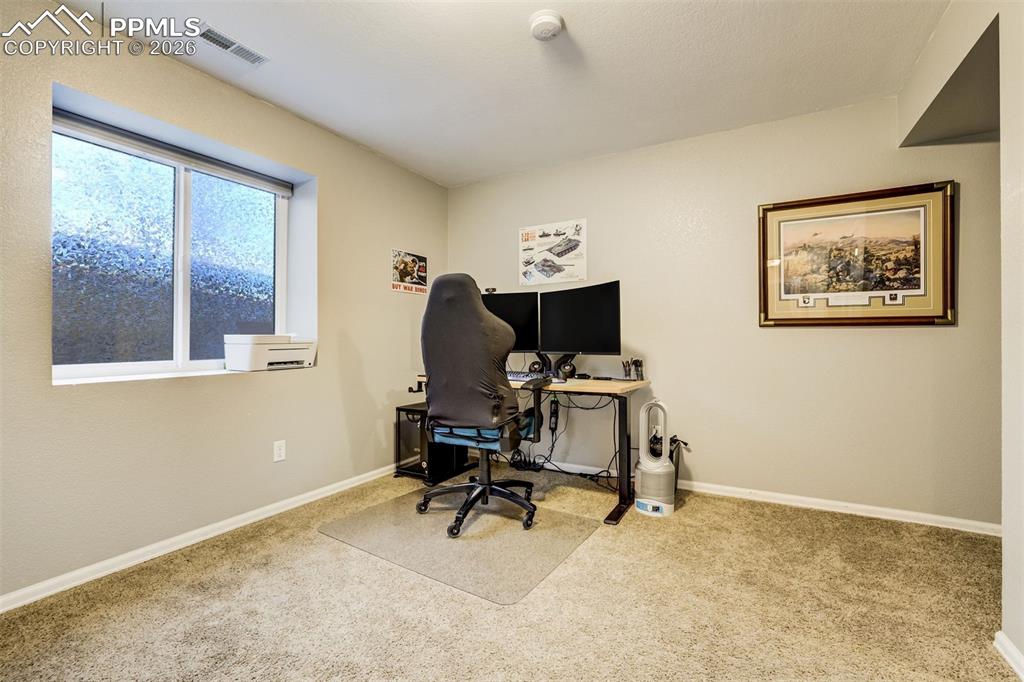 Image 32 of 47: Office