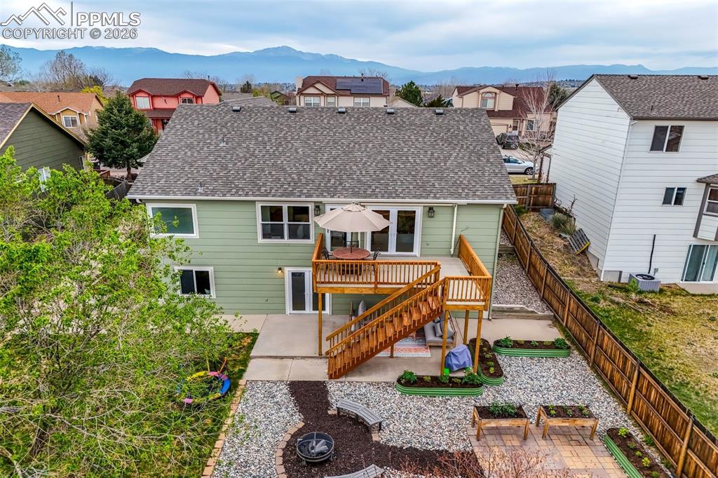 Image 43 of 47: Back of Structure