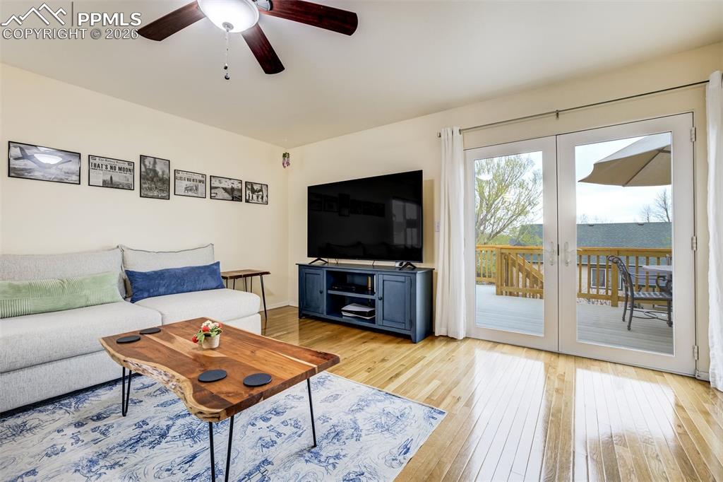 Image 7 of 47: Living Room