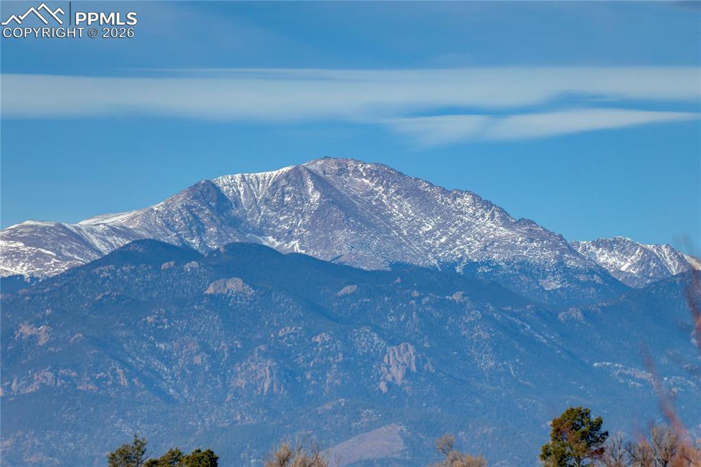 Image 18 of 21: Views of Pikes Peak