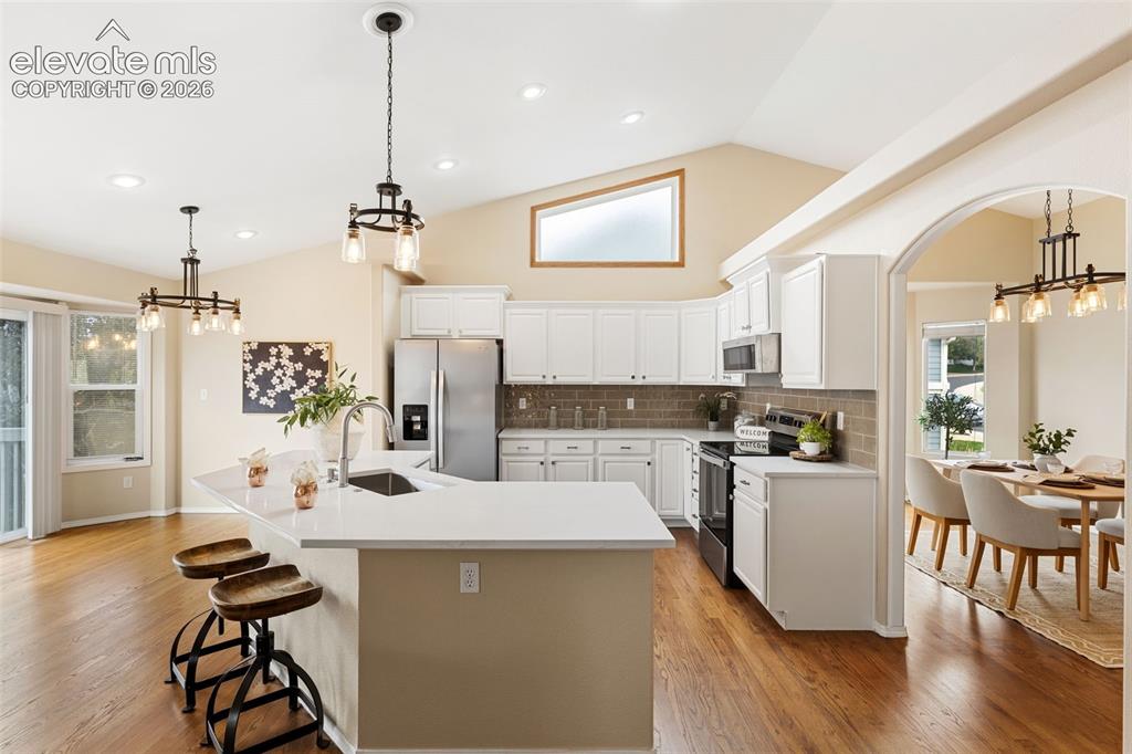 Image 8 of 30: Kitchen