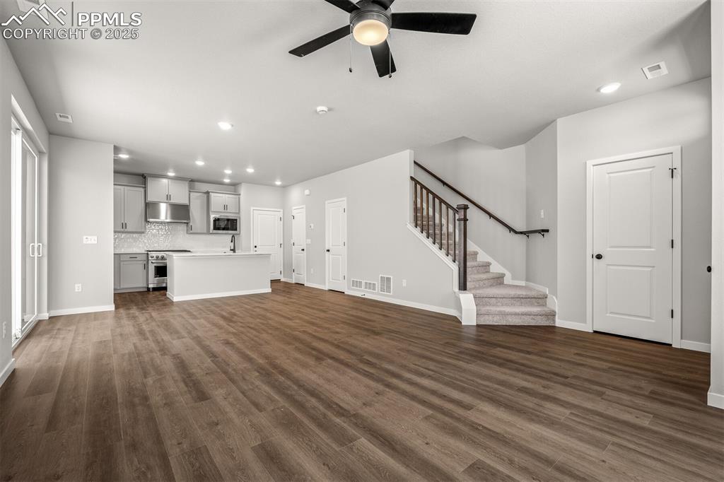 Image 2 of 30: Living Room