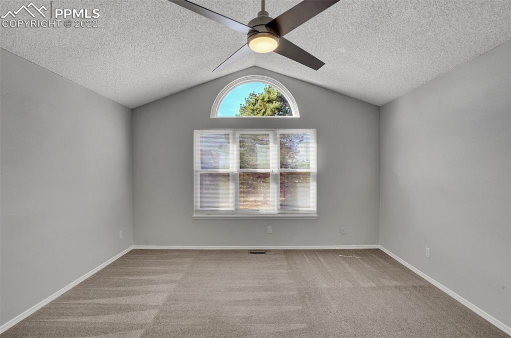 Listing 1558400, Image 32 of 48