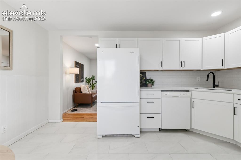 Image 10 of 38: Kitchen