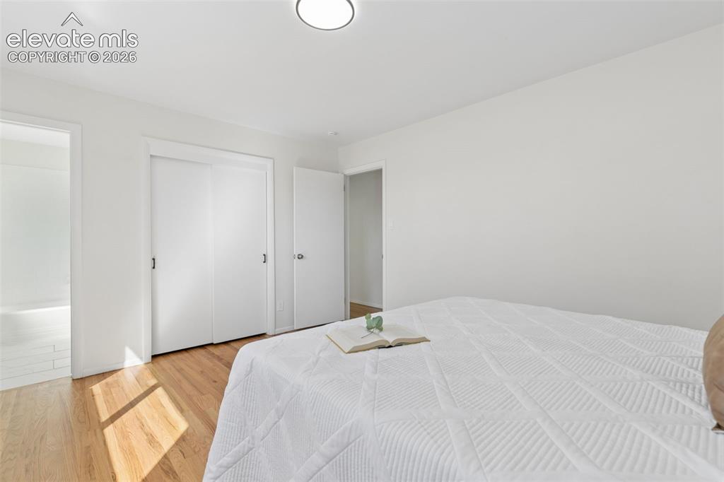 Image 16 of 38: Bedroom