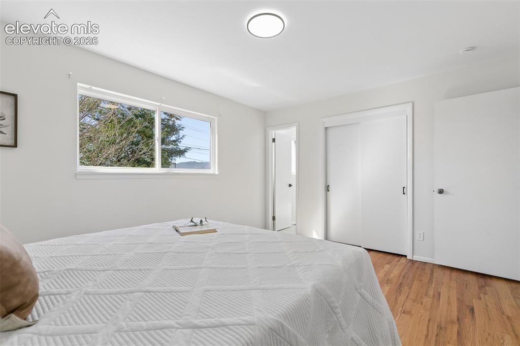 Image 17 of 38: Bedroom
