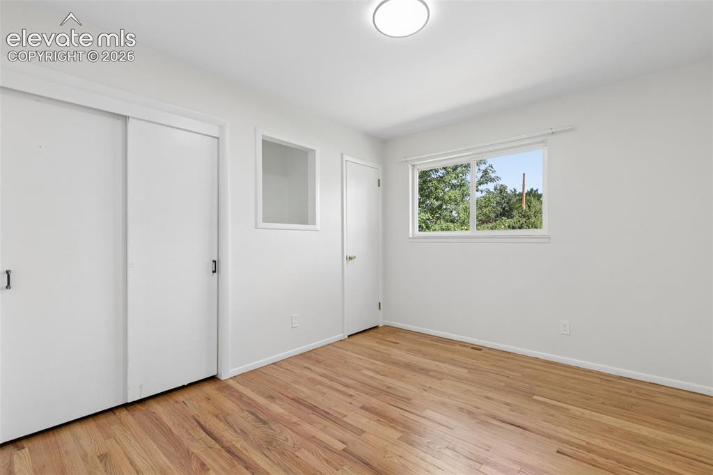 Image 19 of 38: Bedroom