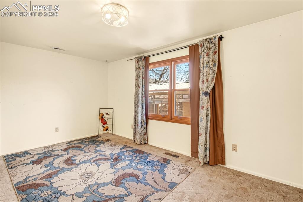 Image 22 of 50: Bedroom