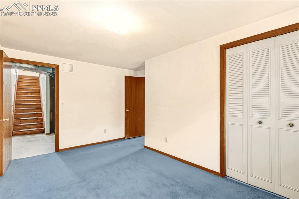 Image 29 of 50: Bedroom