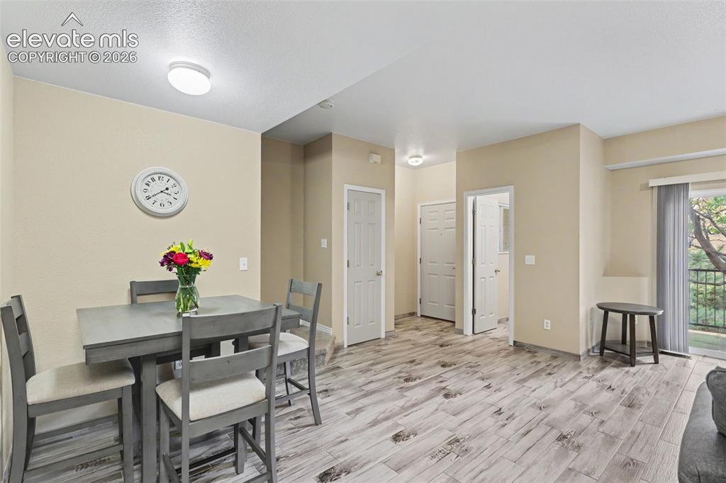 Image 11 of 37: Dining Area