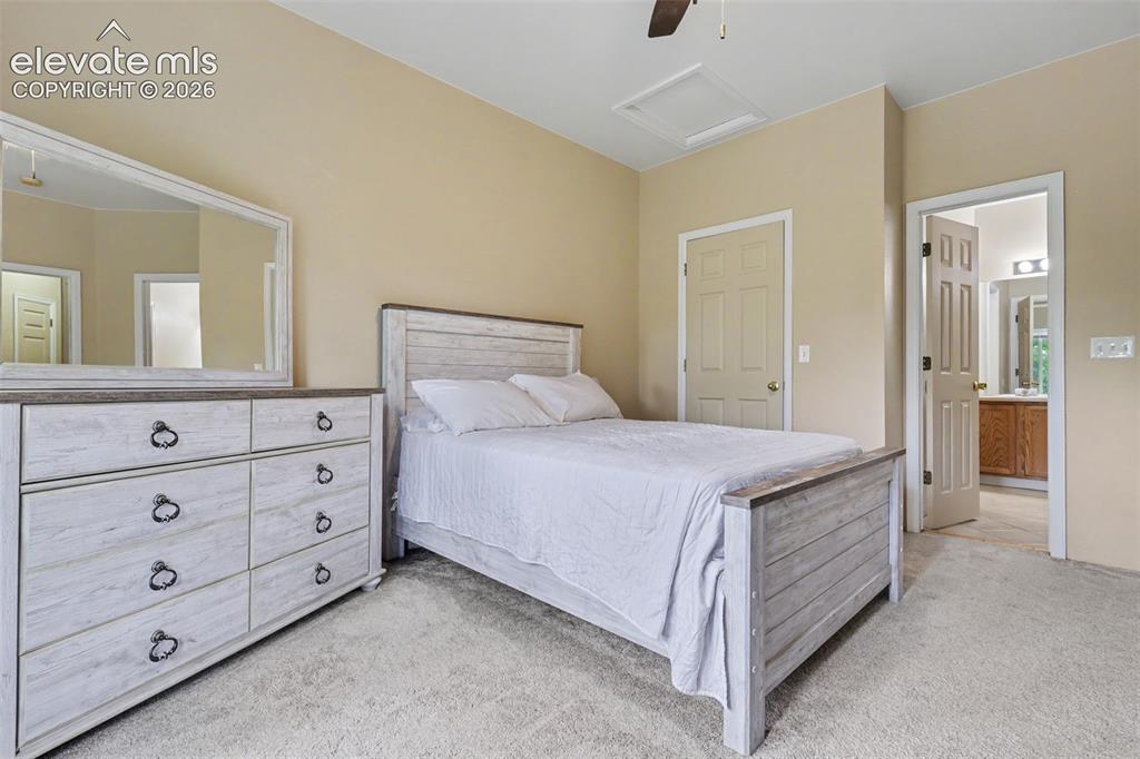 Image 18 of 37: Bedroom