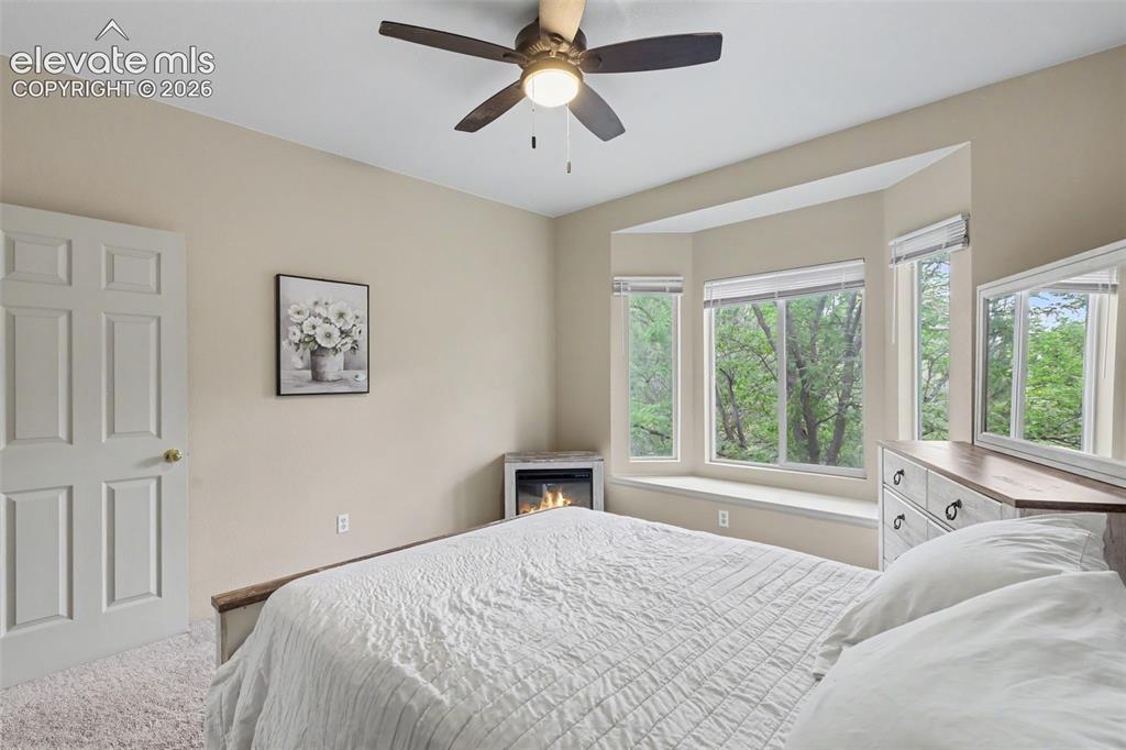 Image 19 of 37: Bedroom