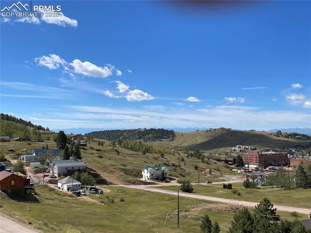 Image 25 of 28: View of mountain background
