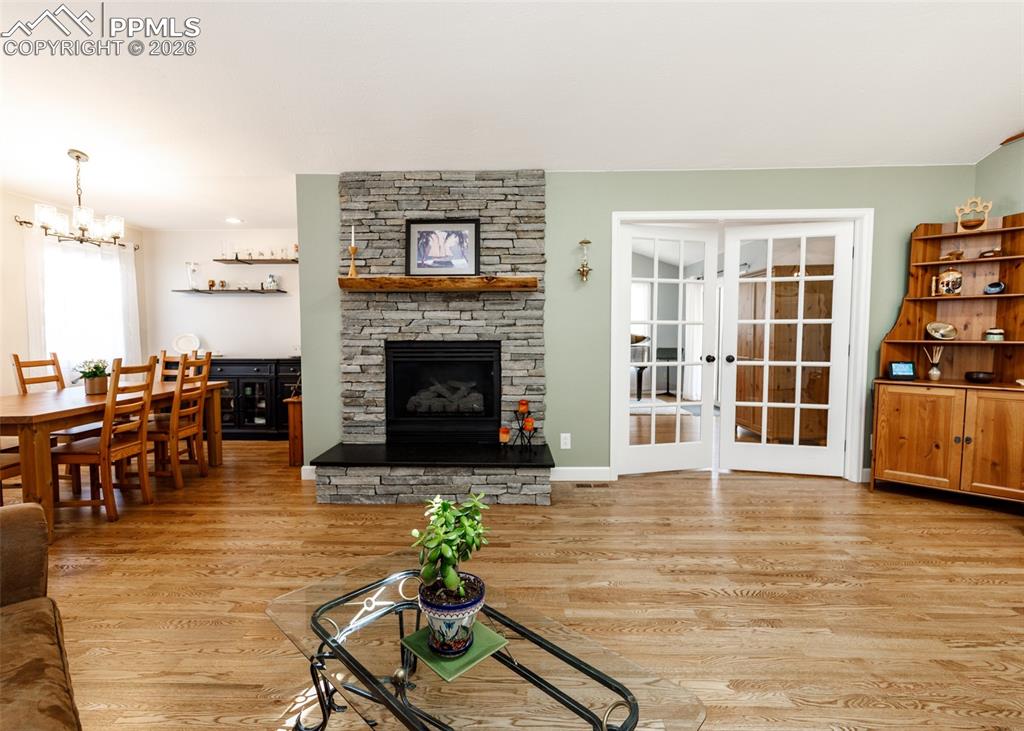 Image 13 of 45: Living Room