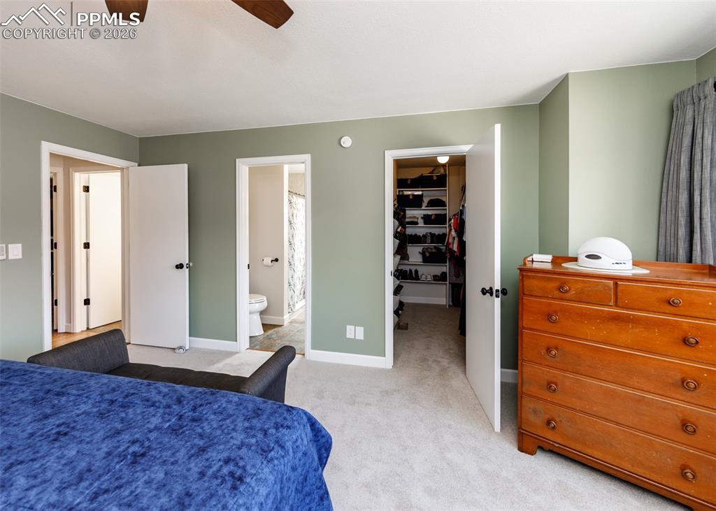 Image 28 of 45: Bedroom