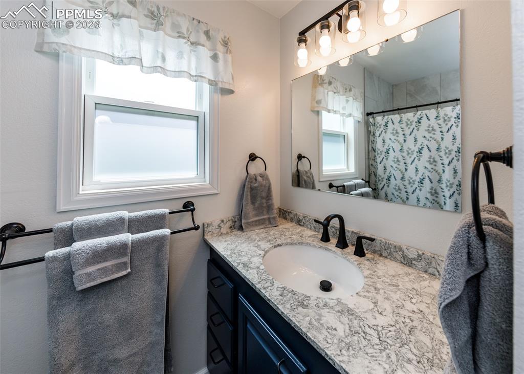 Image 30 of 45: Bathroom