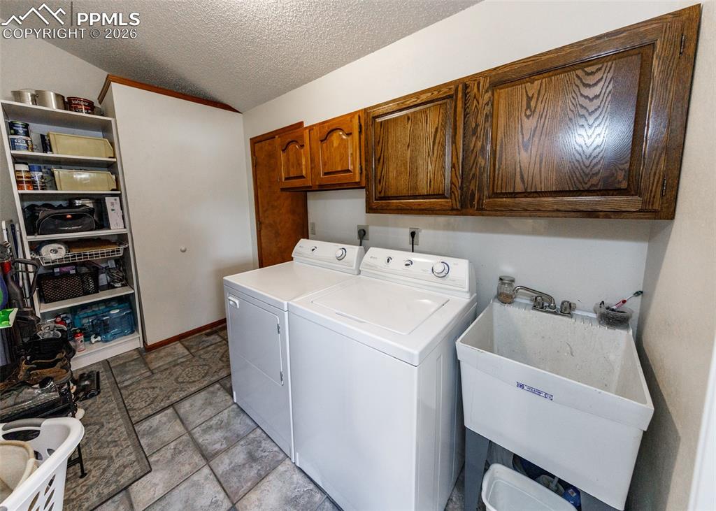 Image 38 of 45: Laundry